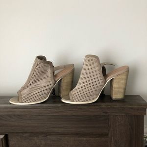 Kelsi Dagger high heel Sandals 🖤